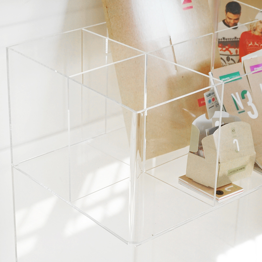 parlonscom-mobilier-plexi-1 Bac promotionnels plexi